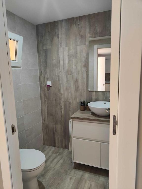 Superbe Appartement Terrasse Entierement Renove Au Bord De L'Ebre Делтебре Екстериор снимка